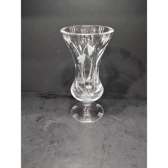Floral Pattern Vintage Cut Crystal Footed Vase, Etched Decor,‎ Low Stem Vase - Picture 4 of 10